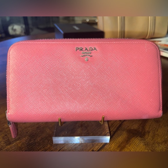 Prada wallet - Picture 1 of 6